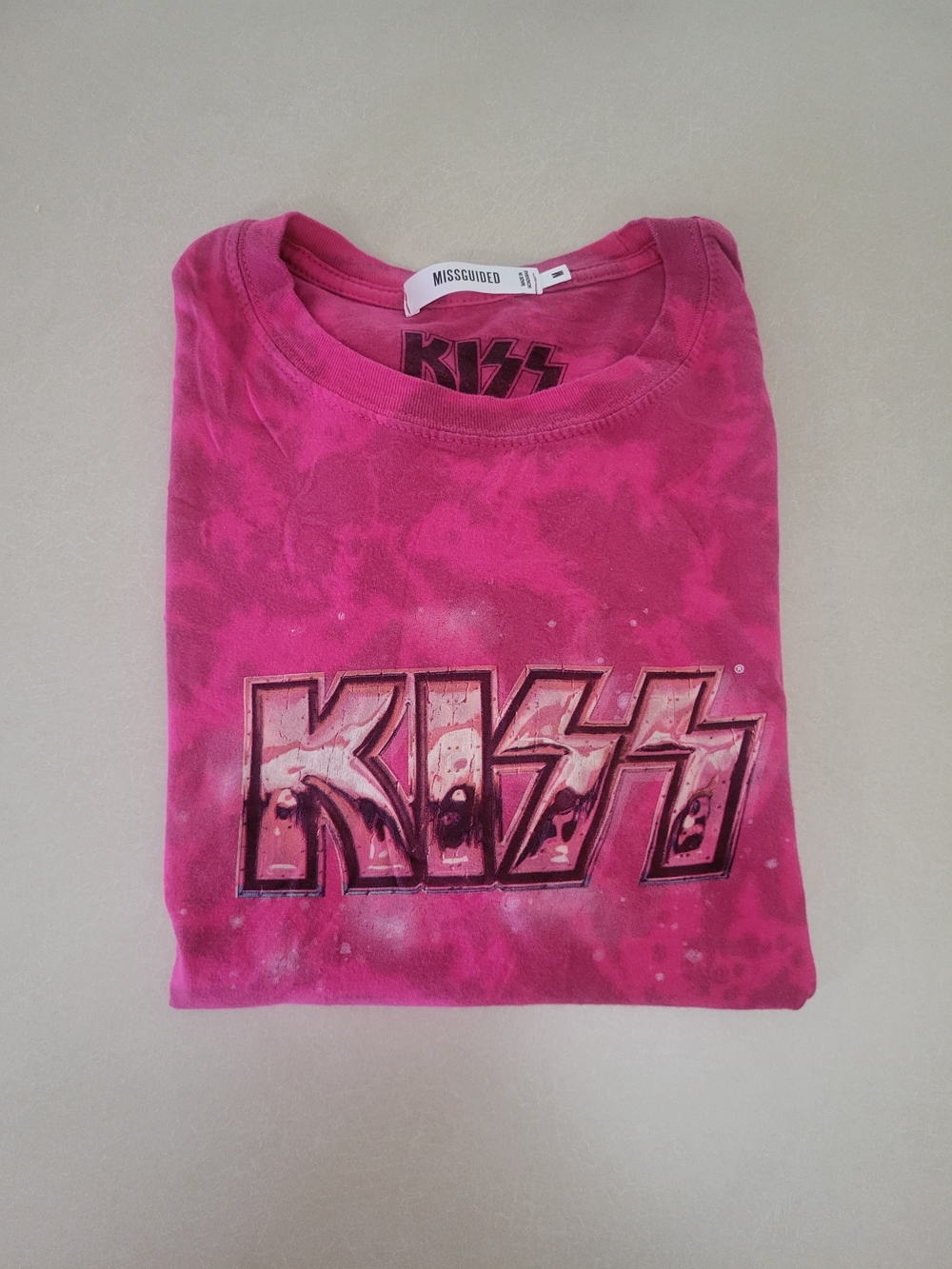 Missguided Pink KISS Graphic Tee